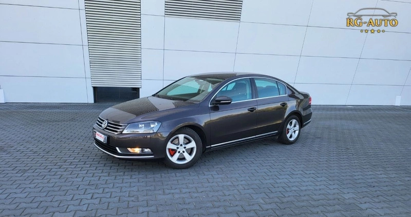 Volkswagen Passat cena 33900 przebieg: 240000, rok produkcji 2011 z Skawina małe 704